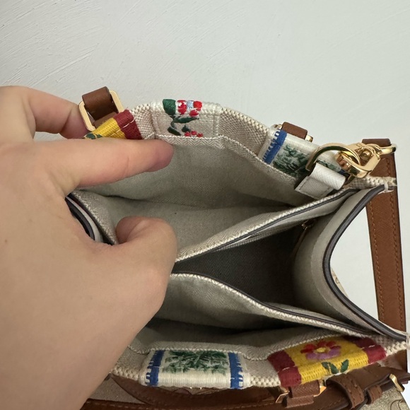 Tory Burch Emerson Satchel - Picture 5 of 8